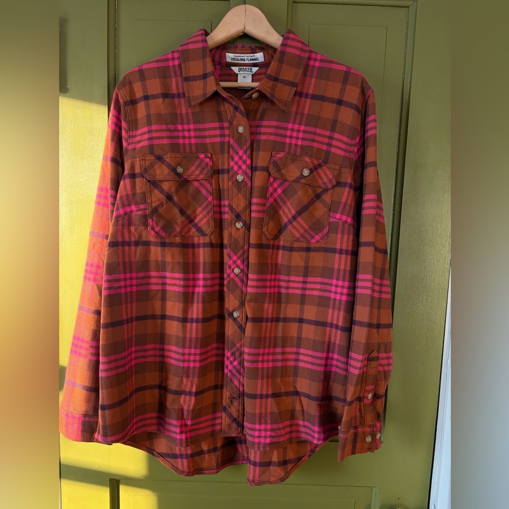 NWTs Duluth Trading Co Women’s Brown and Pink Plaid Shirt